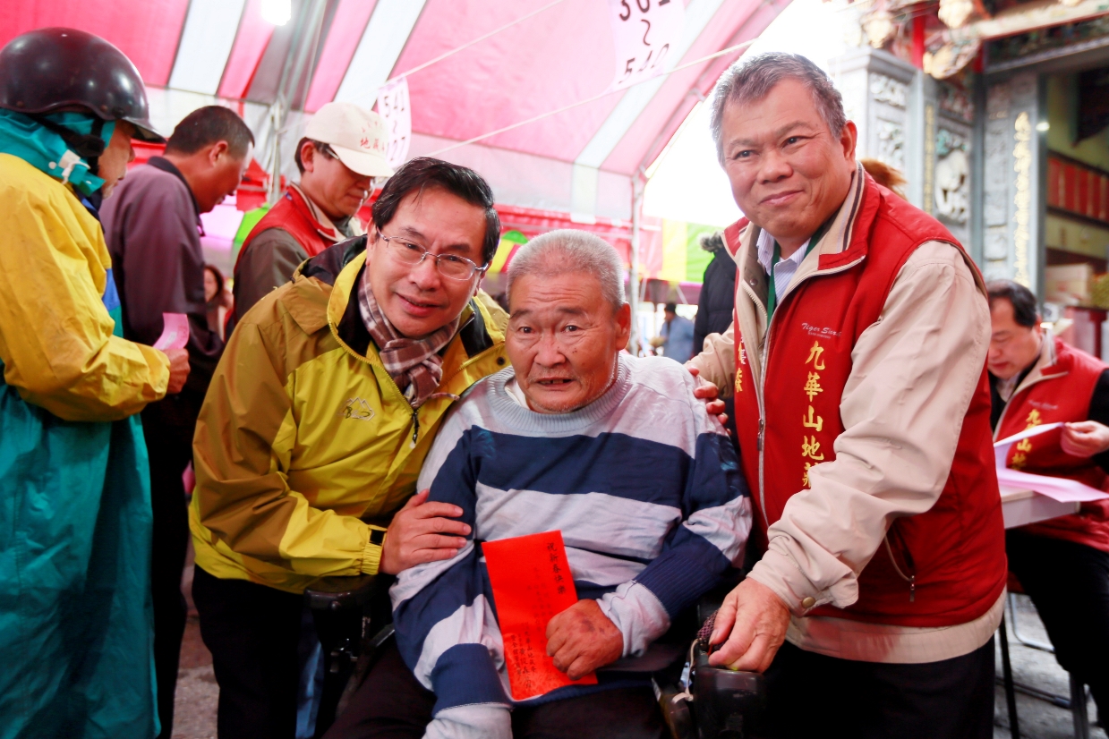 九華山地藏庵寒冬送暖　嘉市低收及邊緣戶受惠