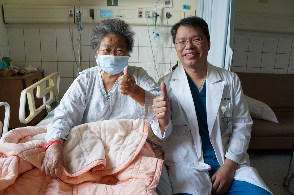 拯救命危老婦　大林慈濟首次進行經導管微創置換手術