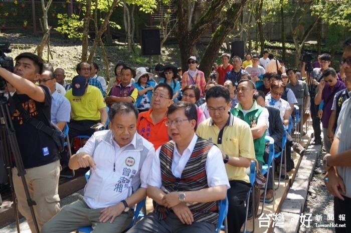 鄭市長表示，宇內溪水區及河岸景觀改善工程，提供市民遊憩空間，也是桃園重要的戲水場所。