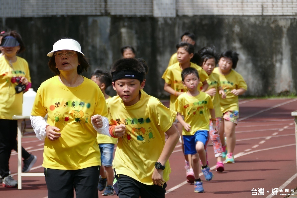 4年級的戴子翔輕鬆跑出30圈的好成績。