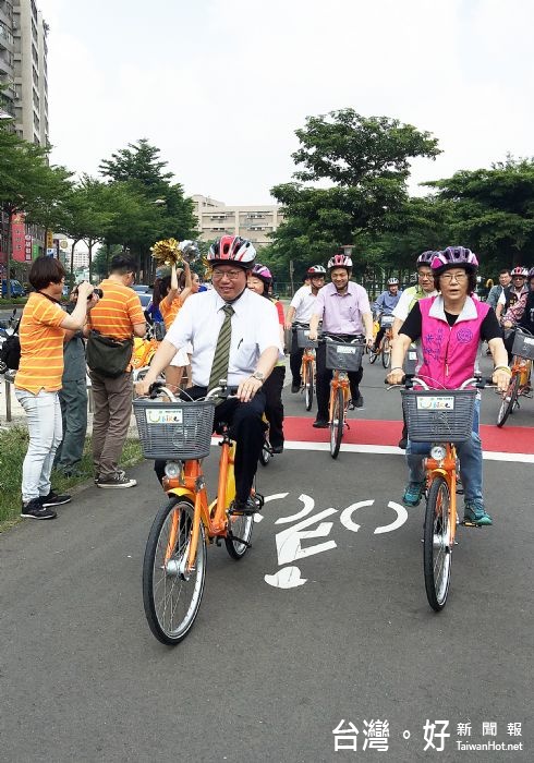 為了鼓勵以市民卡騎乘公共自行車，市府也提出獎勵措施。