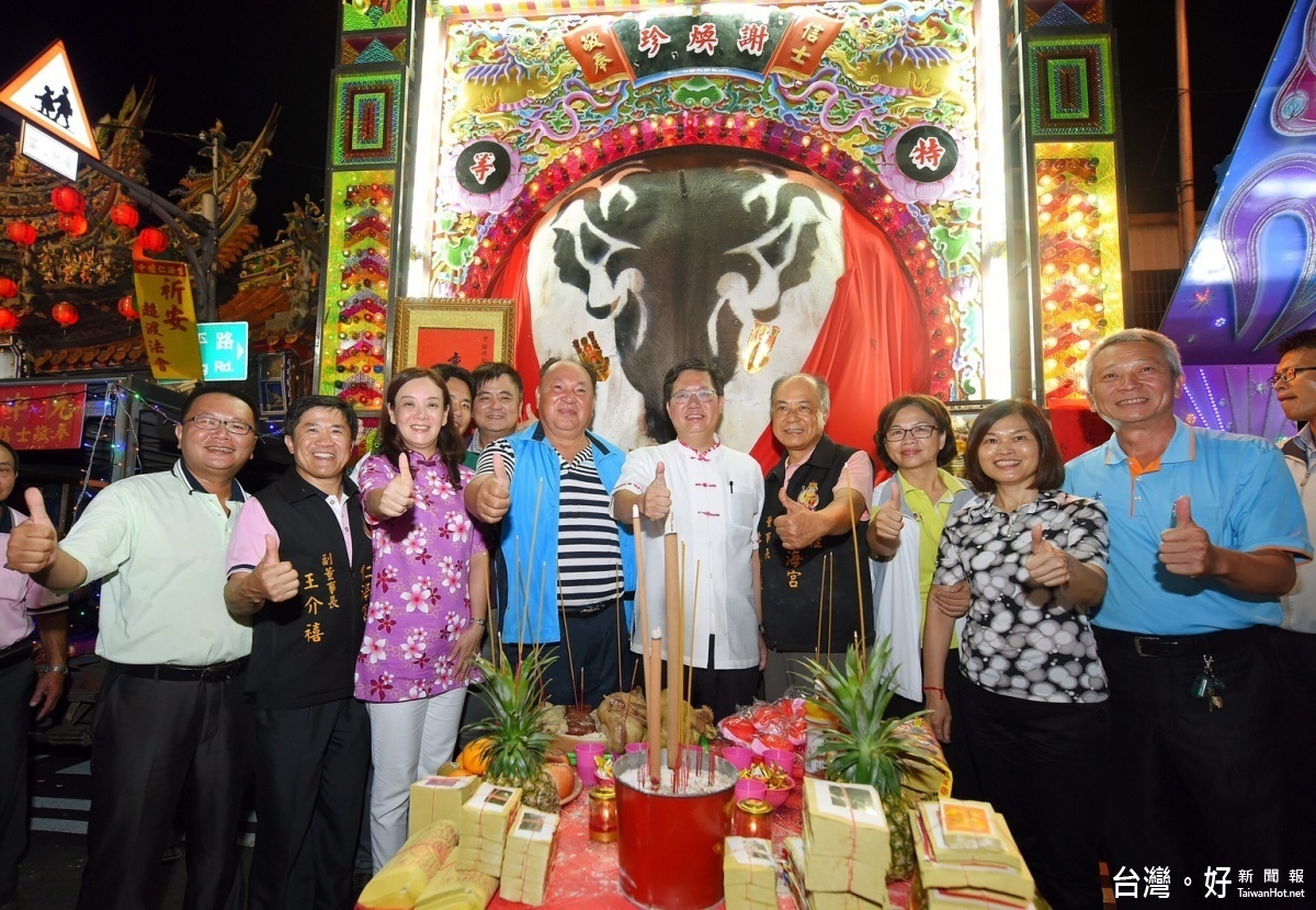 鄭市長表示，今年中壢區慶讚中元活動熱鬧非凡，明年市府將舉行環保神豬大賽。