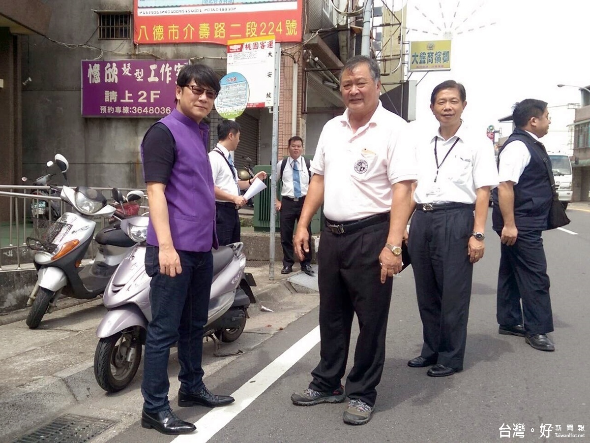 趙正宇立委協調八德-土城公車1695線，增設大湳水上樂園站獲得政府官員同意