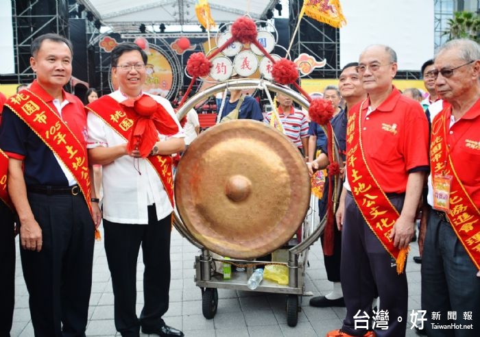 鄭市長：祈求土地公保佑桃園平安，每項建設順利完成。 