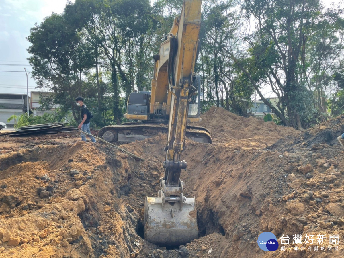 男子山區違規傾倒廢棄土，警方積極查緝送辦