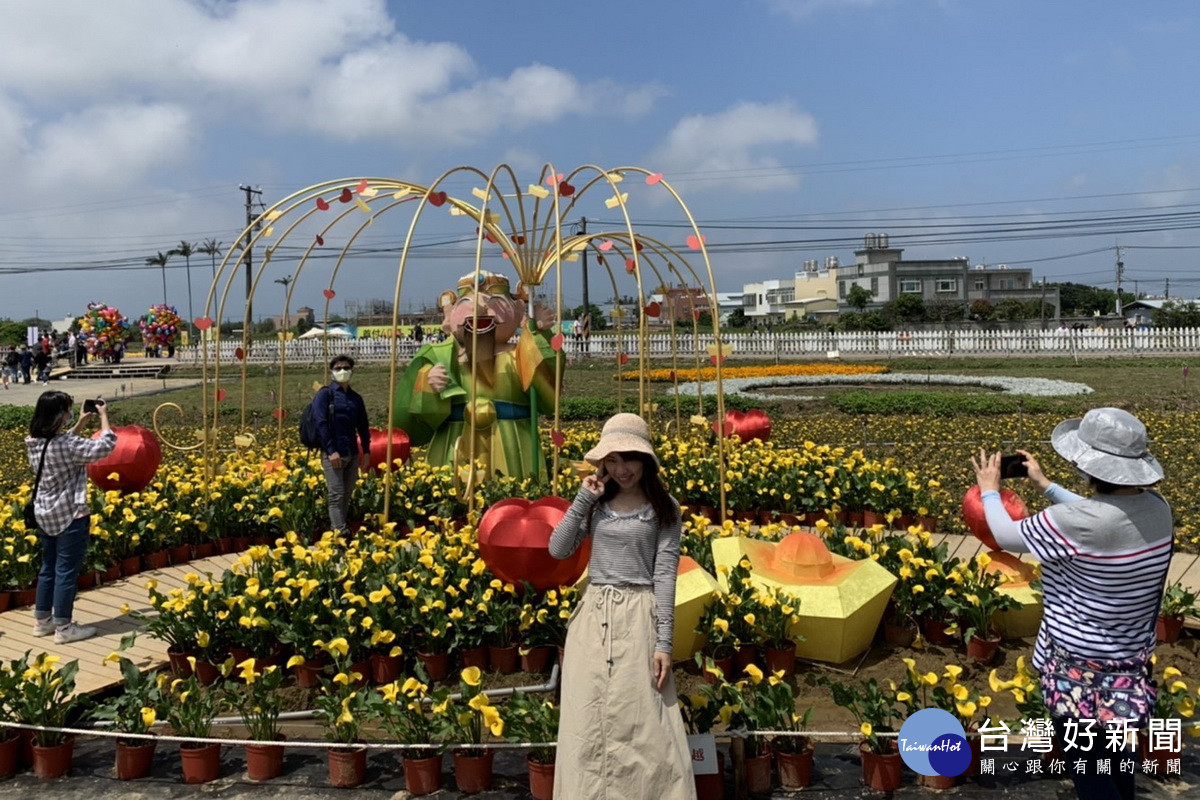 「2022桃園彩色海芋季」以「芋見愛神」為主題，於大園溪海休閒農業區盛大登場吸引眾多觀賞人潮湧入。<br />
