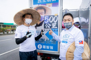 國民黨桃園市長提名引發爭議，台南市議員蔡育輝力挺羅智強，認為應該透過黨內初選決定，不能將人任意排除。(蔡育輝服務處提供)