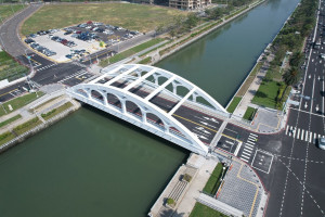 前鎮海邦橋通車啟用　跨越前鎮河縫合五甲與草衙地區交界