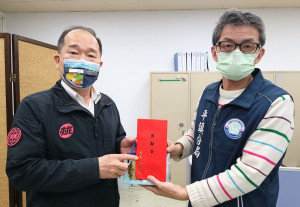 桃市警局長陳國進慰勉平鎮警防疫辛勞。