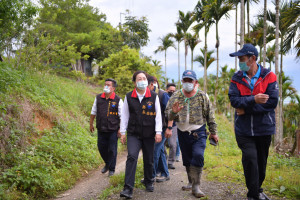 徐榛蔚率隊會勘南區農路改善工程　保障農民通行安全