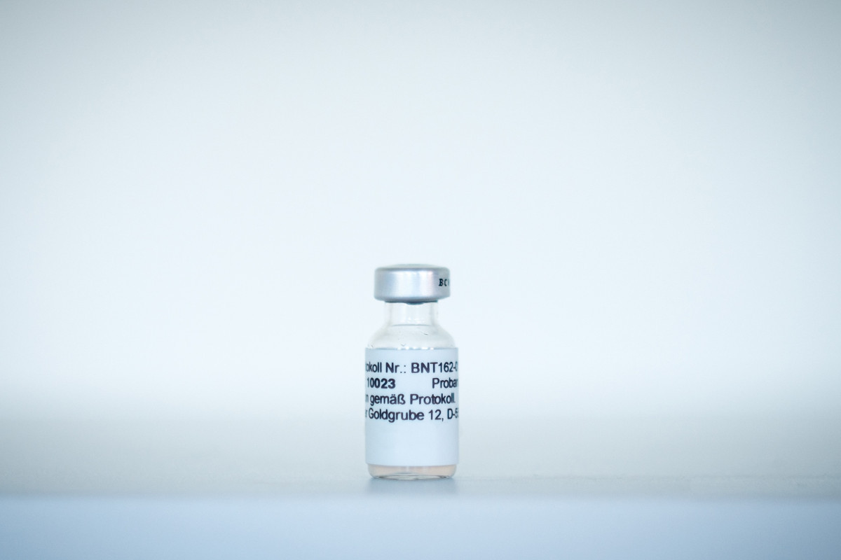新簽約輝瑞/BNT疫苗抵台185.796萬劑　優先供國高中生打第3劑