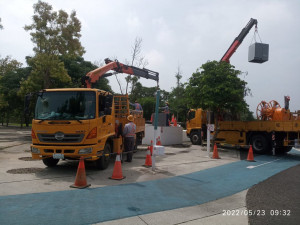 台電協助增加建設電力設施，提供足夠的電源供給中央公園擴充篩檢站之各項醫療器材、設施及現場設備使用。