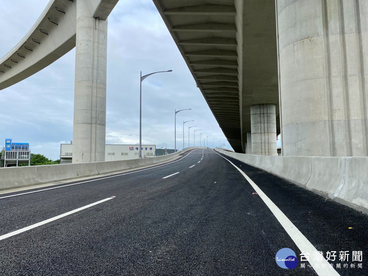 國道四號豐原端豐勢路匝道30日上午11時開放通車。