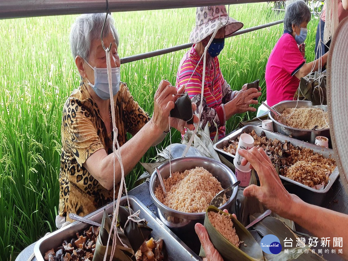 溪州鄉溪厝社區恢復包粽和送粽　減少村民外出買粽增染疫風險 台灣好新聞 第3張