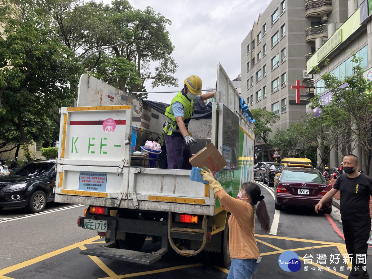 端節連假桃環局垃圾清運不打烊       解隔後垃圾交垃圾車收運