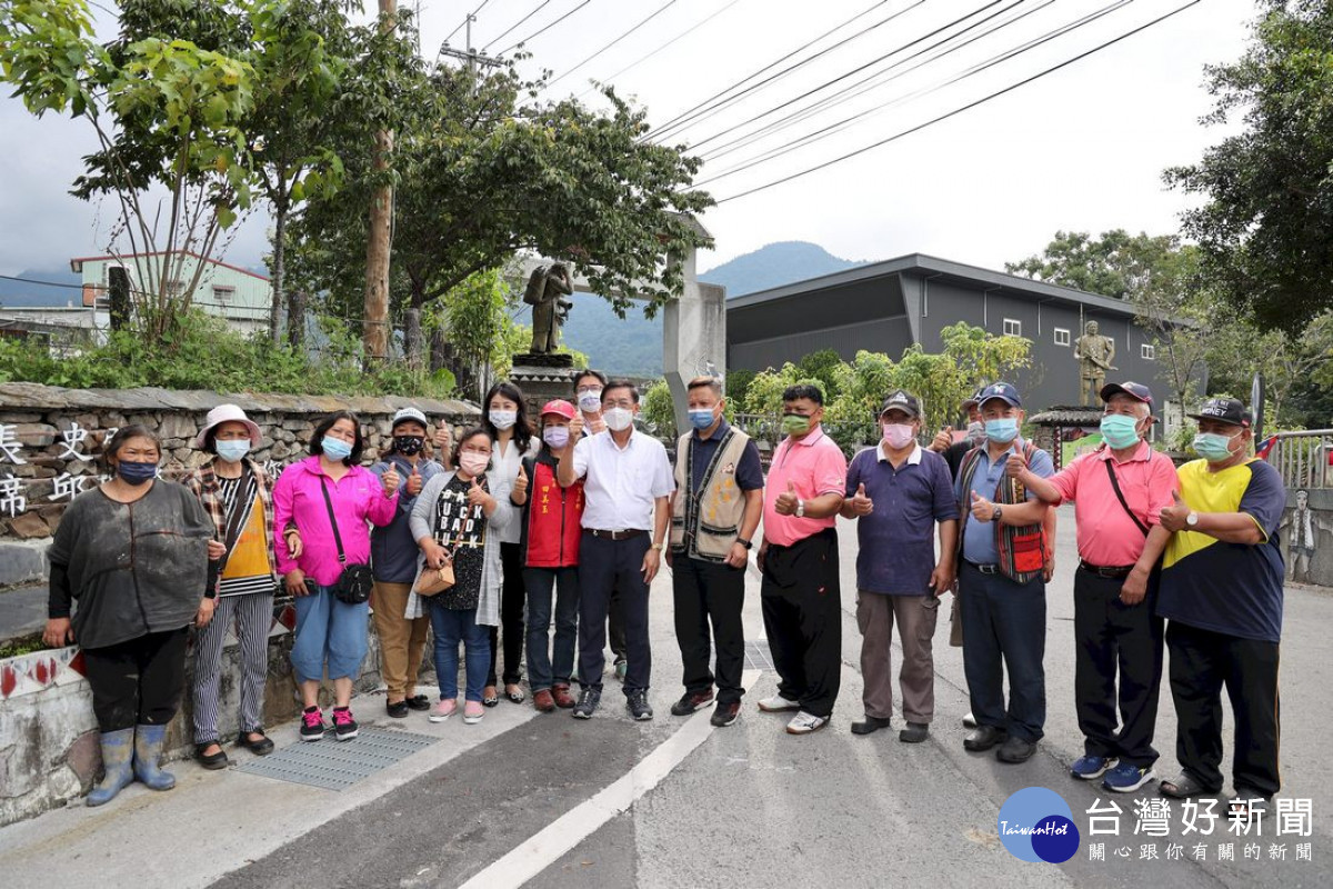 東埔日月雙橋規劃農民市集  林縣長信義會勘允逾9百萬改善道路排水 台灣好新聞 第3張