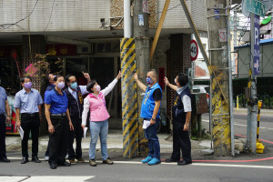 立委楊瓊瓔、市議員賴朝國爭取潭子區潭子街、仁愛街及福潭路36支電桿地下化。