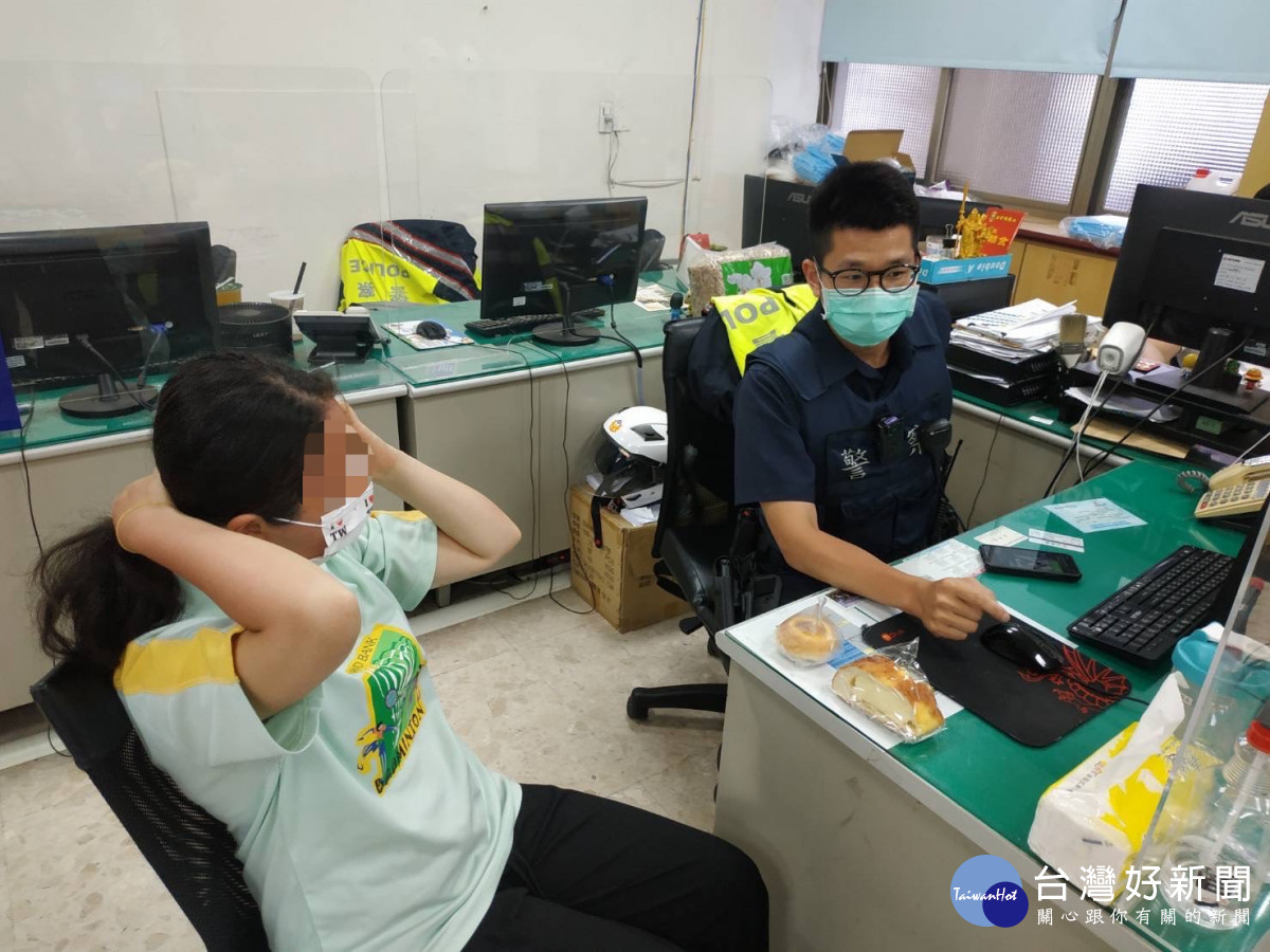 身心障礙女子返家搭錯車，楊梅警協助安全返家。<br />
<br />
