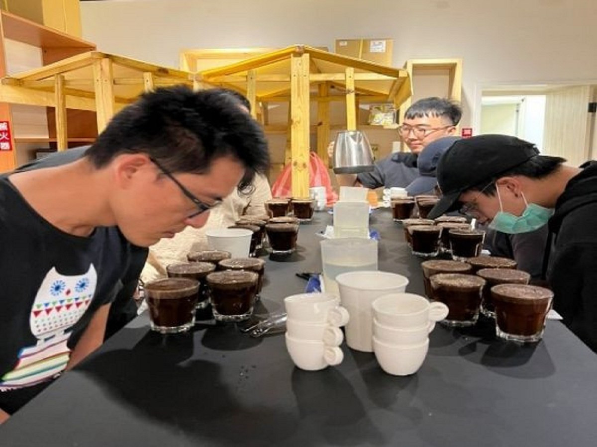 桃園市政府於(111)年度首次辦理北臺灣精品咖啡評鑑，展現不同產區國產咖啡好風味。