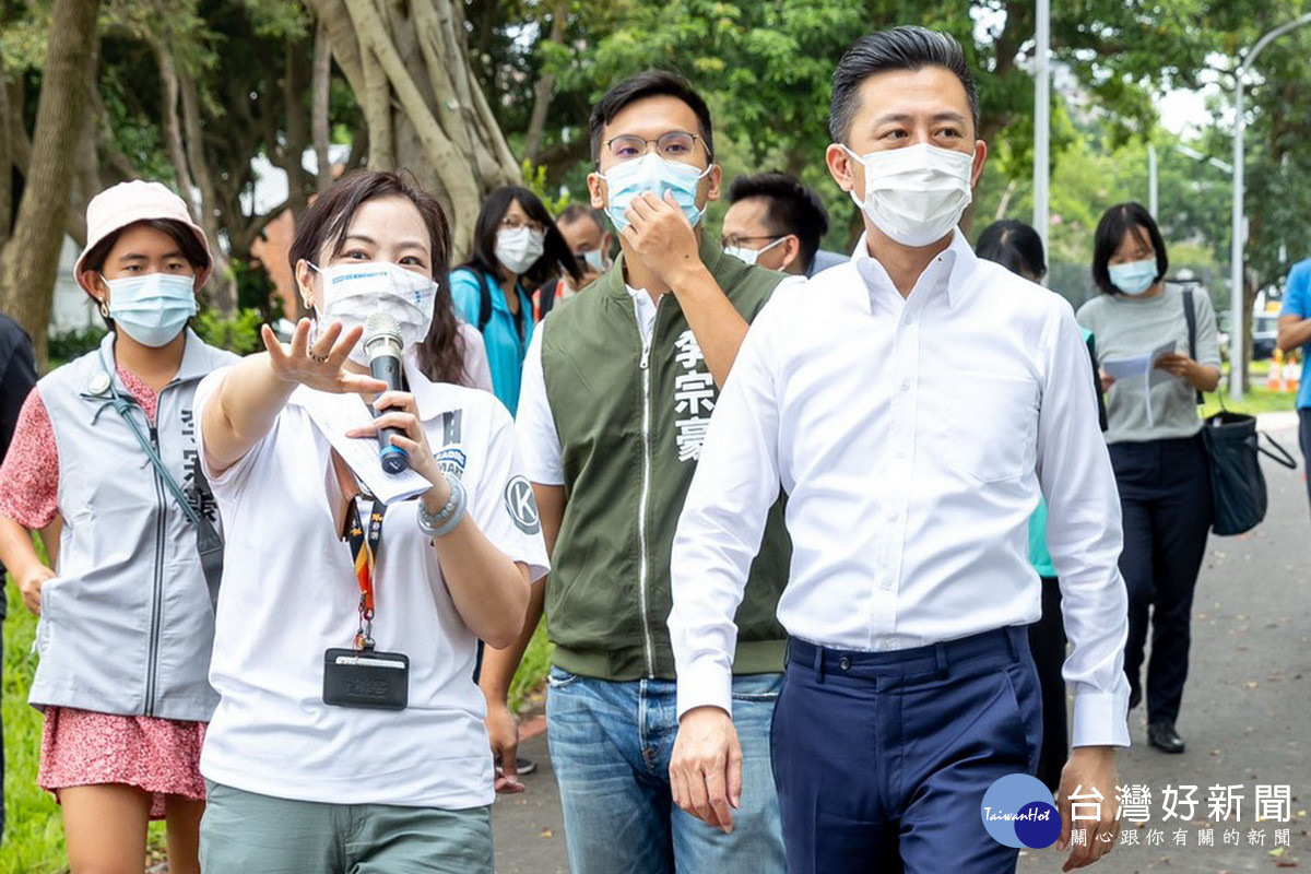 民進黨桃園市長參選人林智堅前往虎頭山創新科技園區參訪自駕車與5G創新技術現況。