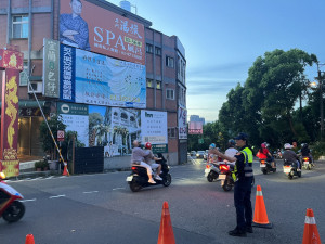 大溪區著名廟宇普濟堂慶祝關聖帝君誕辰節日社團遶境活動，請民眾配合警方實施交通管制措施。