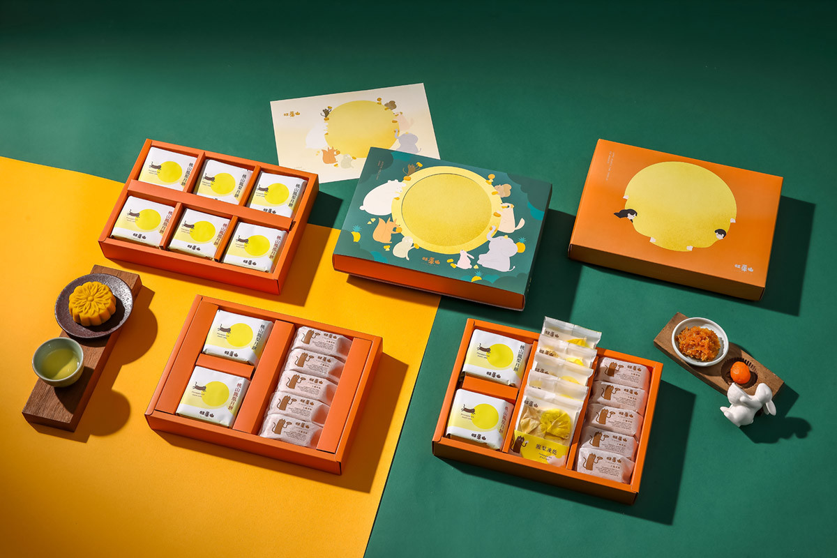 森月幻饗月餅禮盒由左至右：A款$680，B款$450，C款$640。