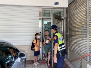 警送國一生回家。林重鎣