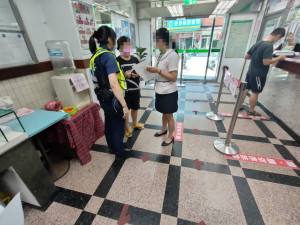 警方與行員通力合作及時阻詐戳破騙局成功保住兩名女子積蓄。