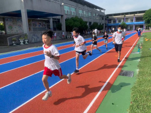 台中市政府教育局編列預算改善校園運動環境，維護師生與民眾安全。