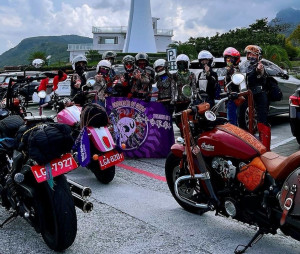 女十字軍印地安車隊相挺台中市議員候選人蔡怡萱。