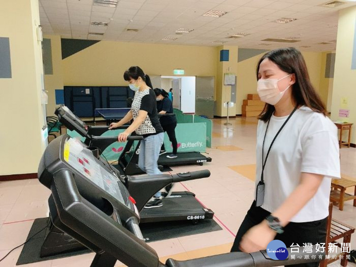 桃園療養院為了培養員工長期運動習慣，舉辦為期一個月的「桃療勇腳馬 健康萬步走」活動。<br />
<br />
