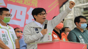 ▲後援會上，陳其邁高喊：會用生命和民眾站在一起，為下一個四年來打拚！（圖／記者 許高祥 翻攝）