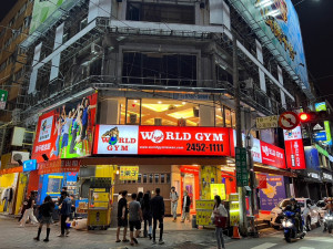 World Gym逢甲概念館，選定福星路上、原美妝/藥妝連鎖品牌店址。