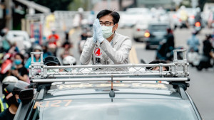 ▲陳其邁當選後車隊謝票。（圖／記者 許高祥 翻攝）