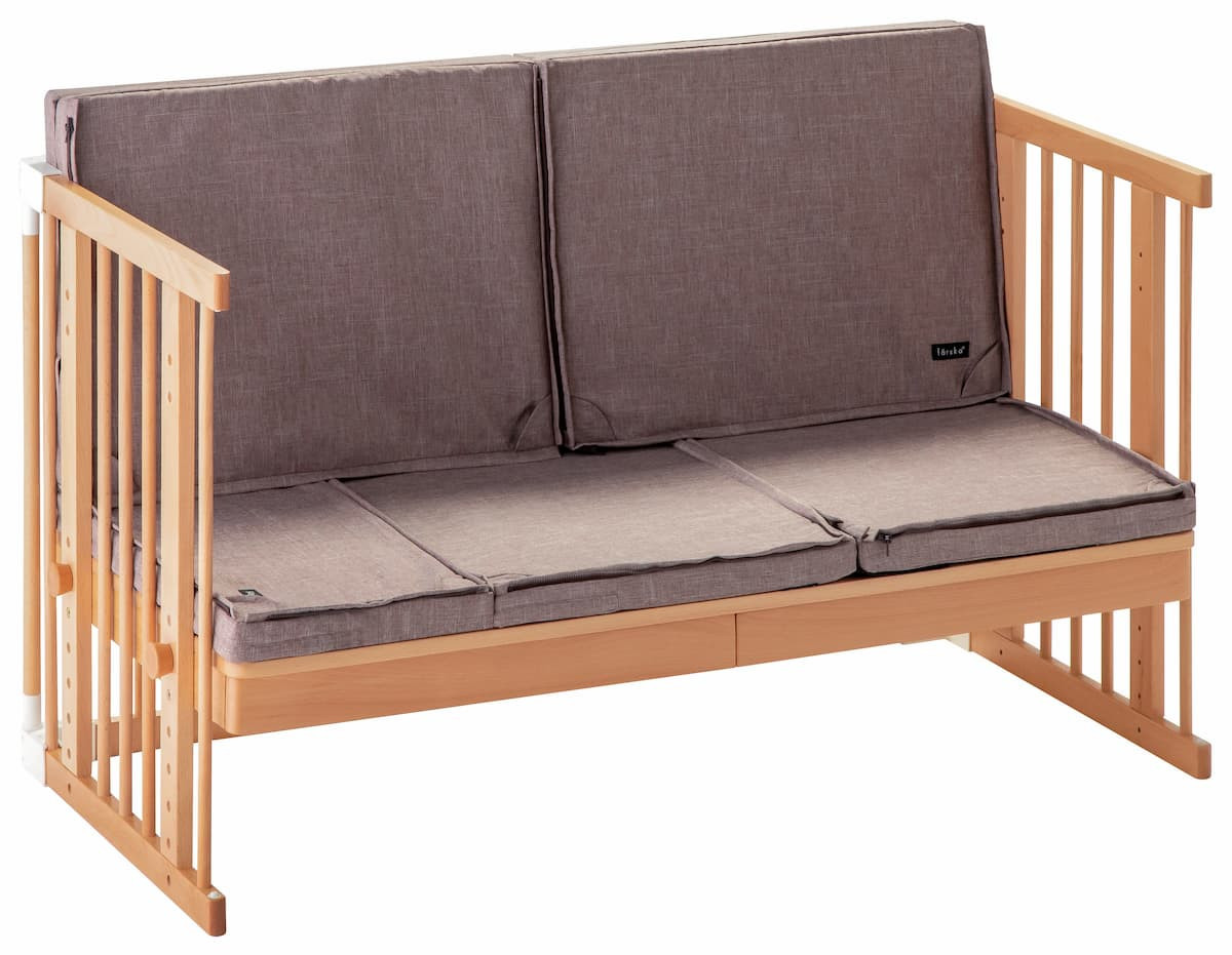 搭配獨家多功能床墊組與延伸床墊，可拆卸可組合變化成沙發靈活運用自由度高。