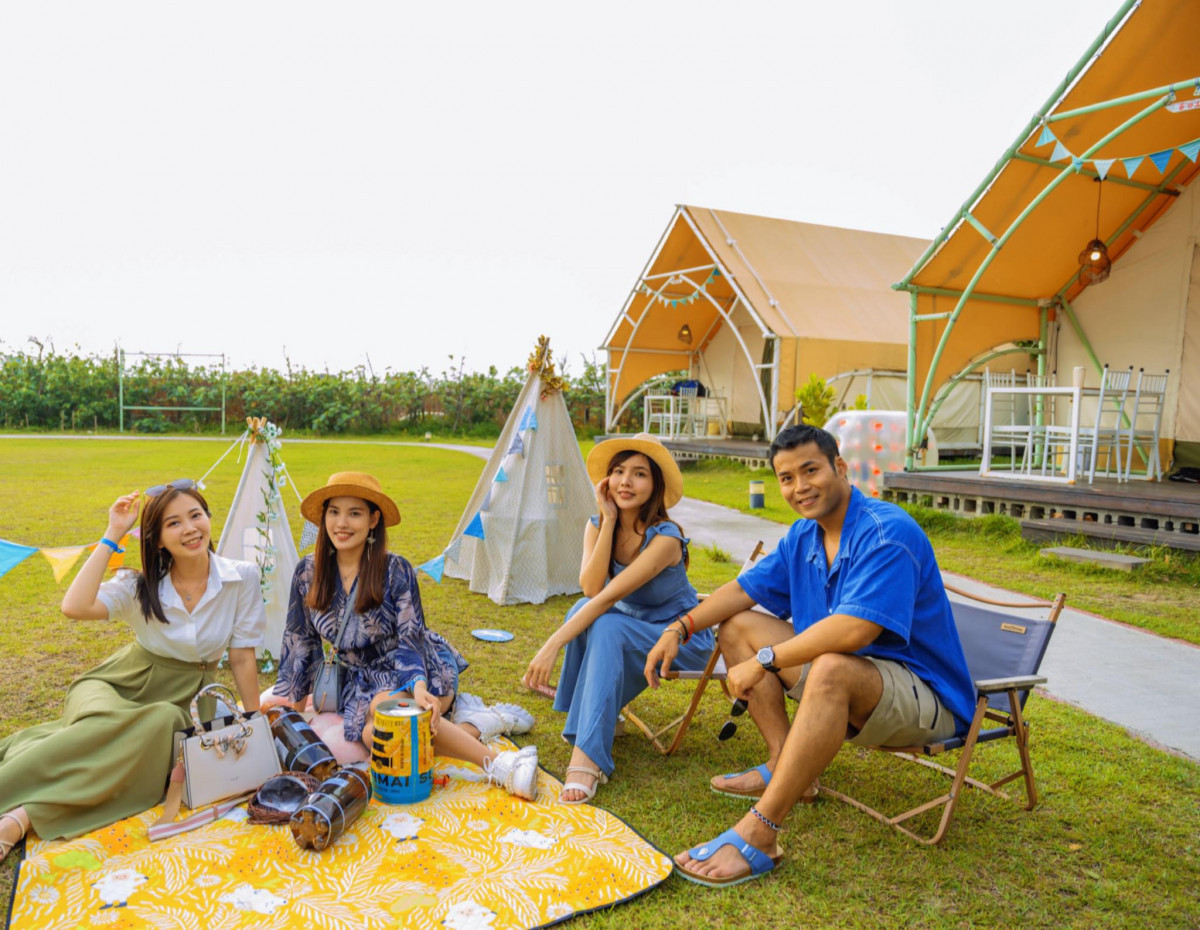 「向海那漾」設置多款豪華露營帳，輕鬆享受自然。