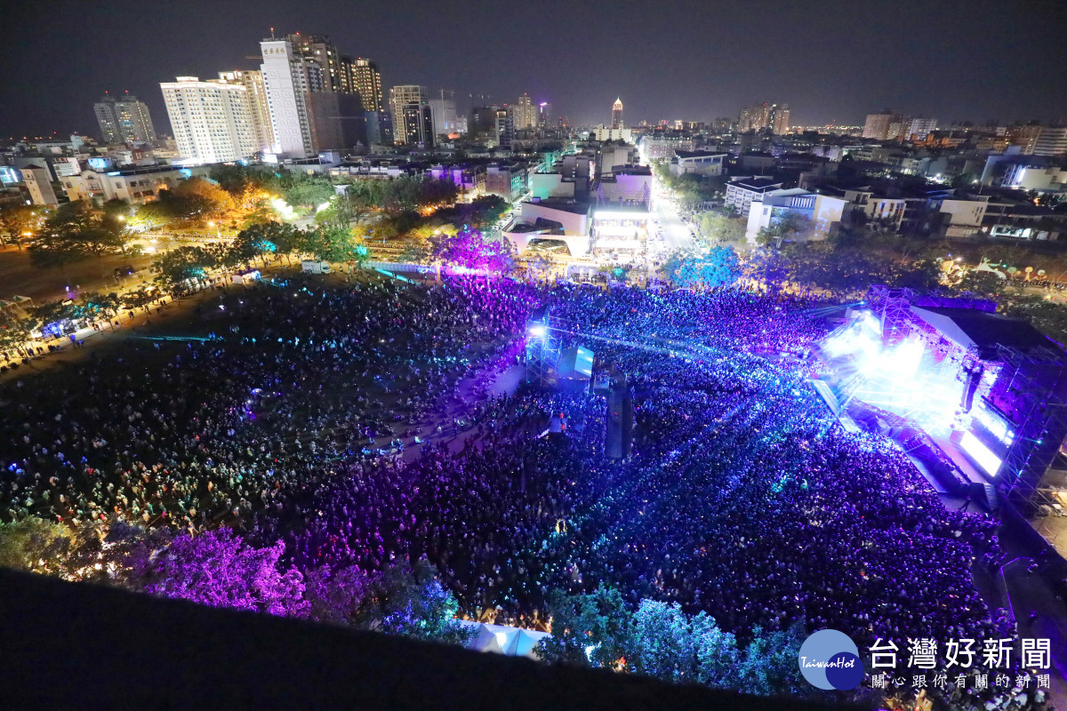 台南搖滾耶誕演唱會超嗨　宣美壓軸直播創近250萬高點閱