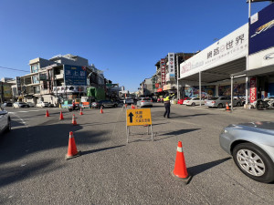 大溪分局為因應大量車潮、人潮湧入，提供建議替代道路，將派員於易壅塞路段加強疏導。