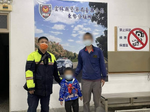 幼兒走失虛驚一場，臺西警幫忙家屬找回/臺西警分局提供