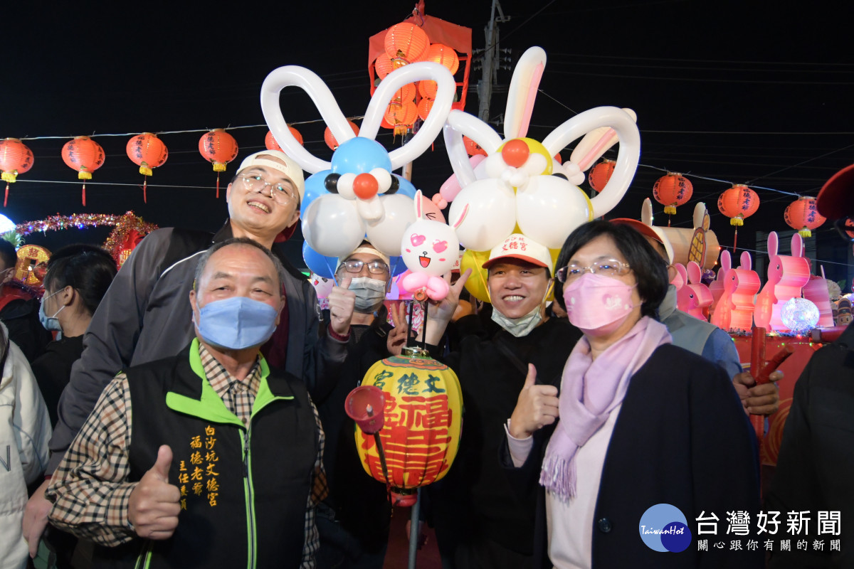 花壇白沙坑迎燈排，元宵節點燈繞境祈福。圖／彰化縣政府提供