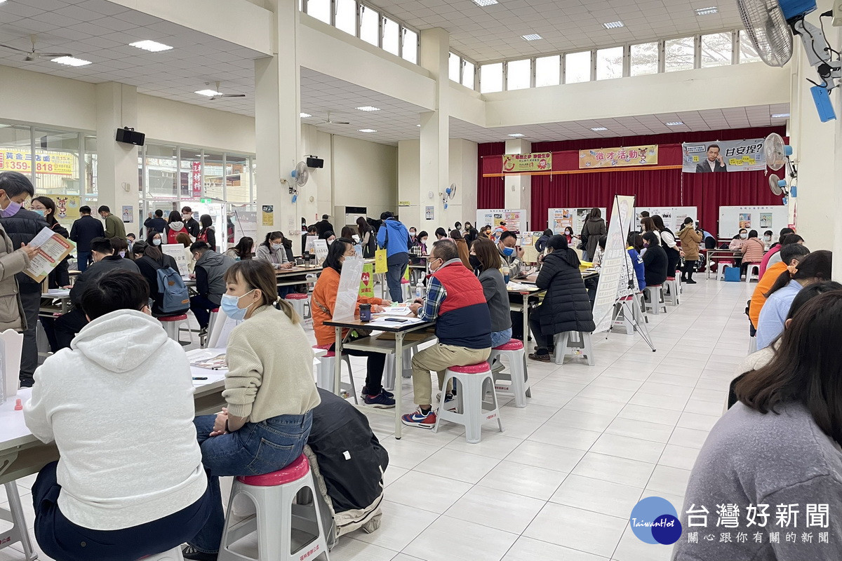 桃園市政府就業職訓服務處舉辦「一鹿順風 職向未來」新住民亮點場徵才活動，媒合率達80%