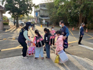 開學首日，雲警啟動維護學童安全工作/李光揚翻攝