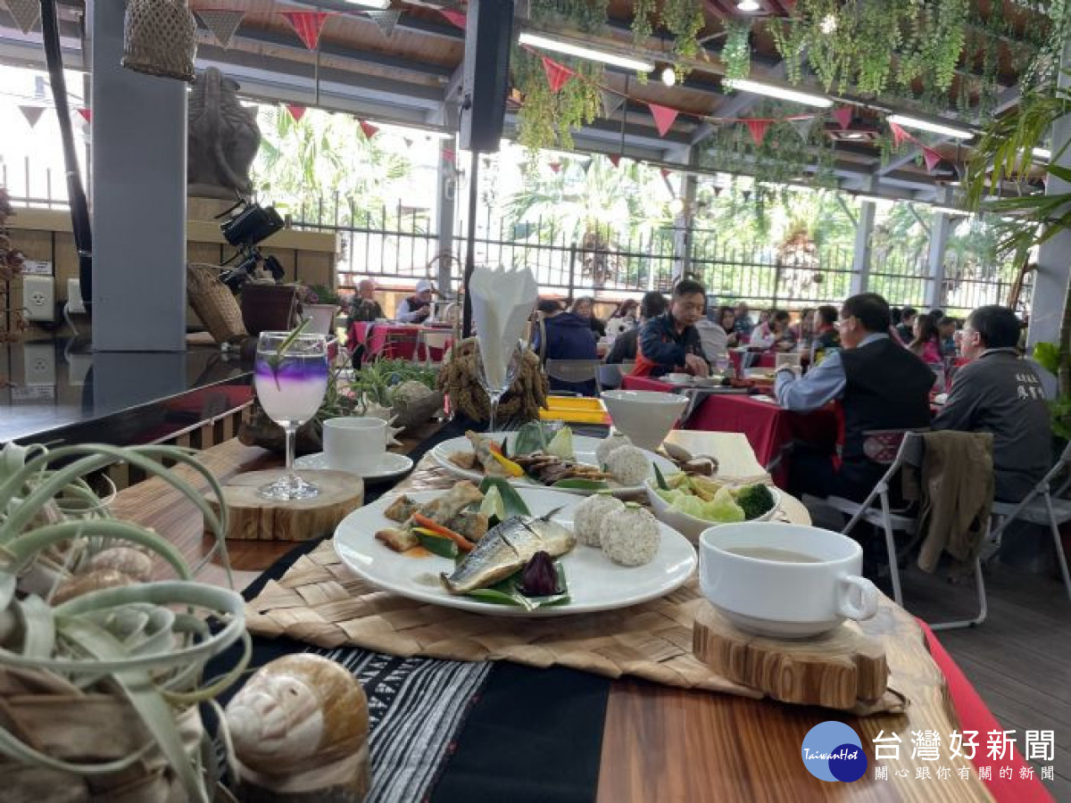 宜人的開放式用餐空間。