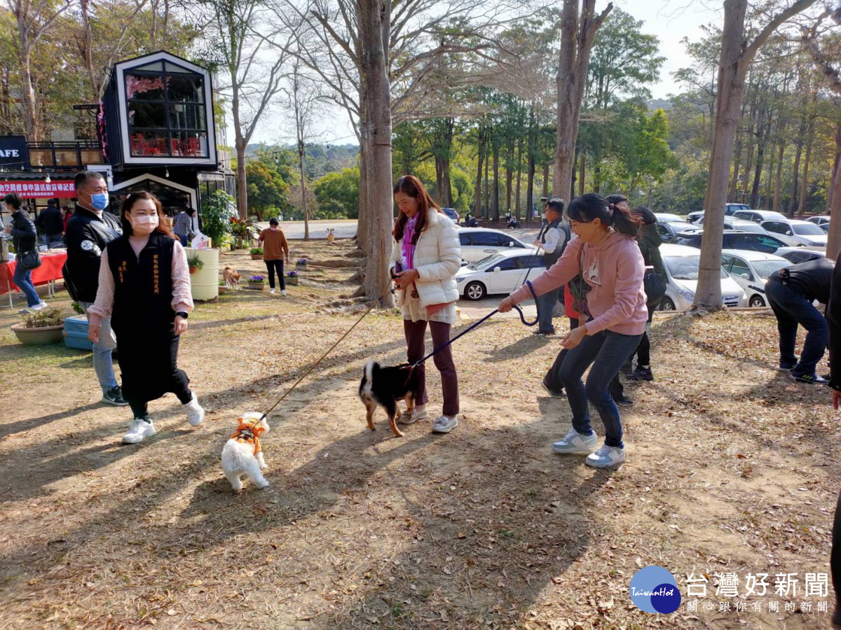 彰化師範大學寶山校區帕司Pass café成立彰化縣第1家取得友善寵物空間認證。圖／記者鄧富珍攝