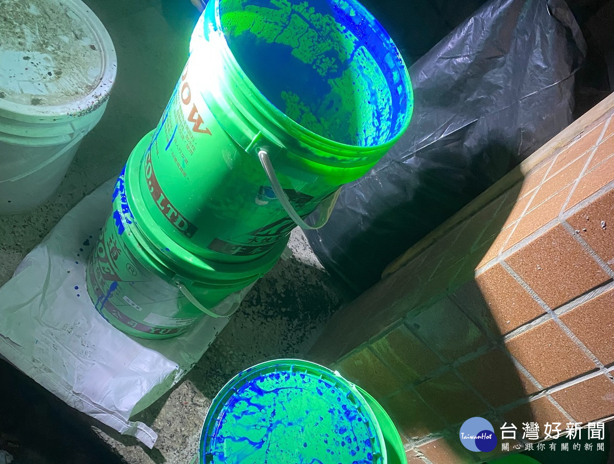 雙溪染成藍色多惱河　環保局火速破案究責 台灣好新聞 第2張