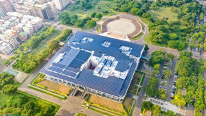 ▲「光電智慧建築標章認證」，該標章申請至8月15日截止。