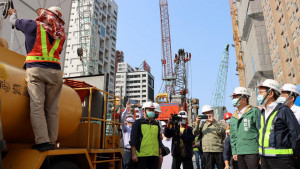 ▲因應高市水情實施黃燈夜間減壓供水，高市府開挖地下水回收再利用。（圖／記者 許高祥 翻攝）