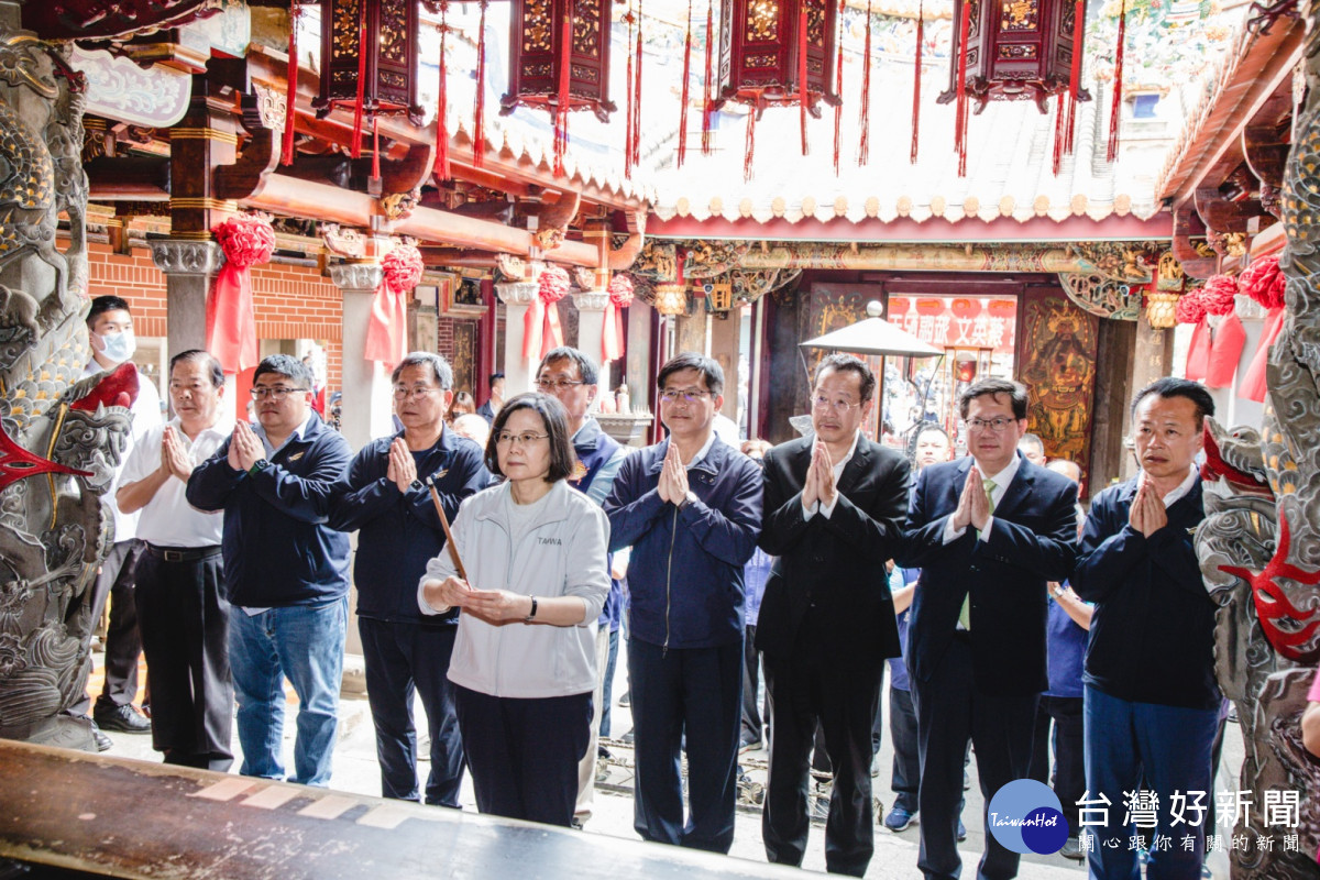 蔡英文赴朴子配天宮參拜　祈求早日降雨解除旱象