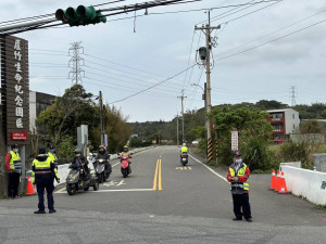 桃園市政府警察局呼籲請民眾避開壅塞路段、提早規劃行程，並配合警方管制疏導。