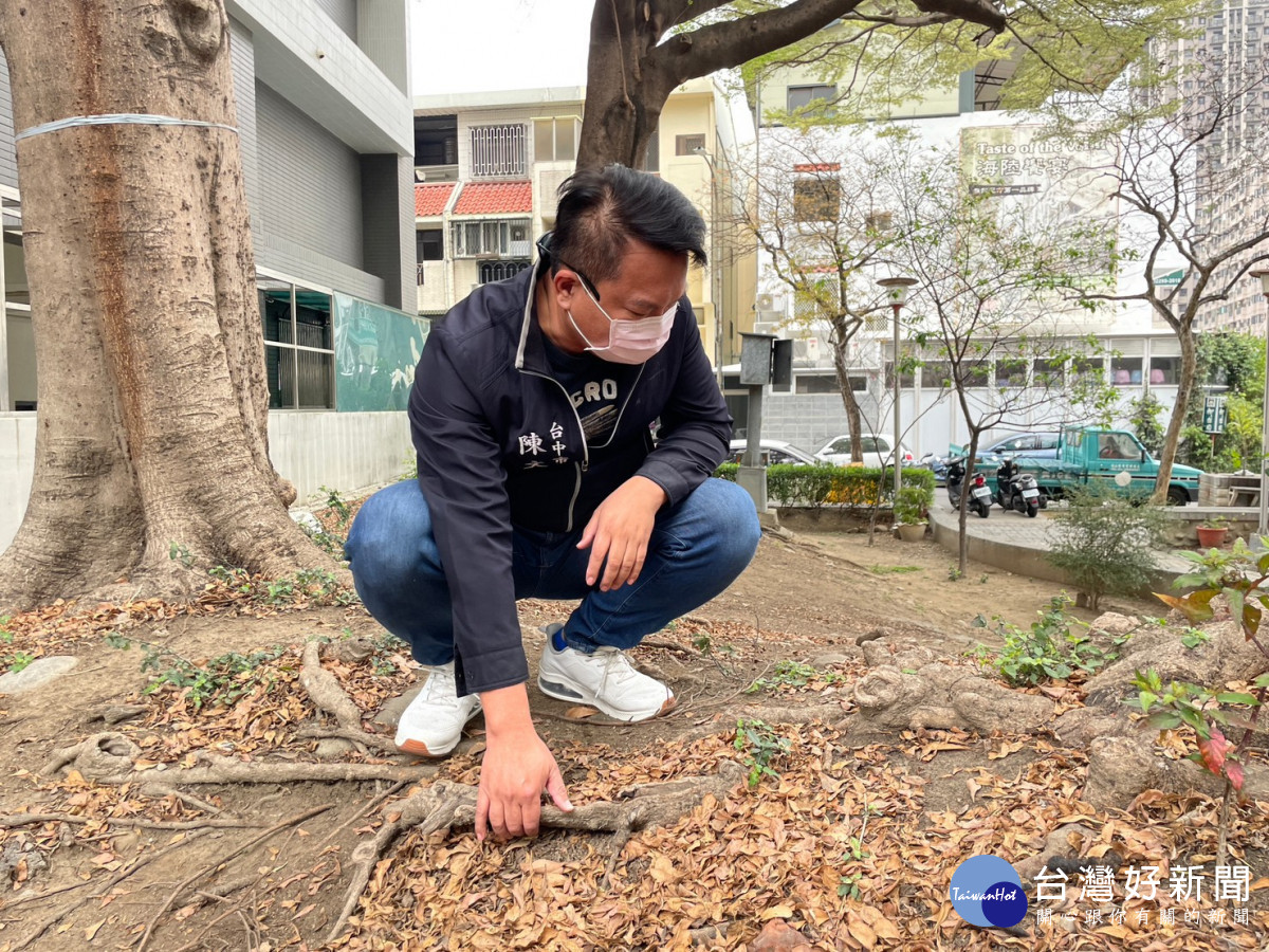 梅川公園老舊陰暗陳文政爭取經費 籲改善「一次到位」